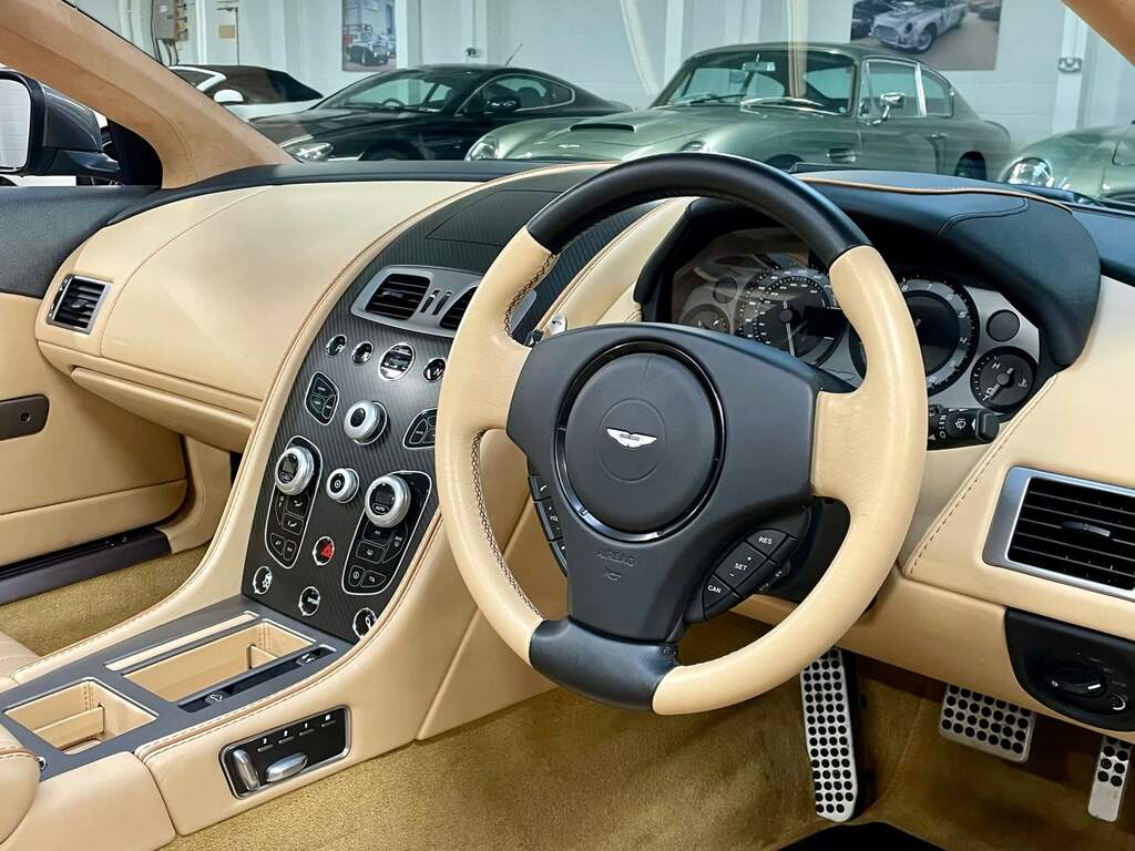 Aston Martin DB9 Classvariant Silver #12