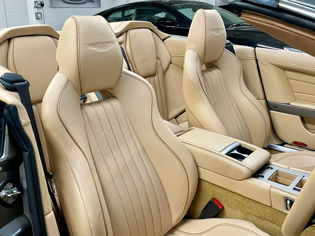 Aston Martin DB9 Classvariant Silver #11