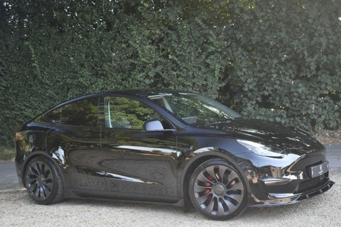 Tesla Model Y Dual Motor Performance Black