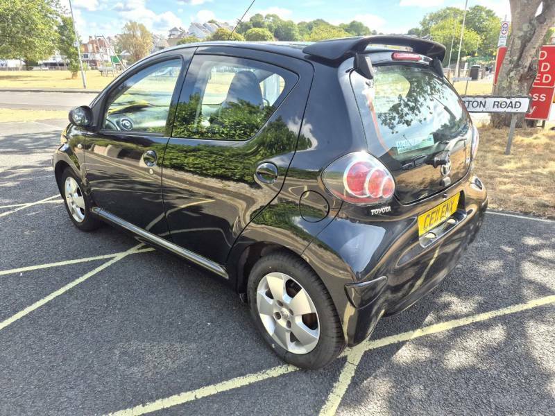 Toyota Aygo 1.0 Vvt-i Black Ac Mmt 2010 Black #6