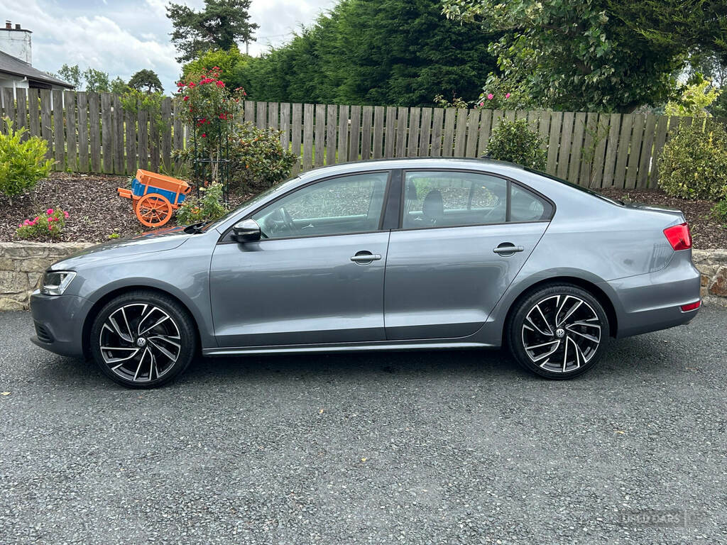 Volkswagen Jetta 1.6 Tdi Cr Bluemotion Tech Se Grey #5
