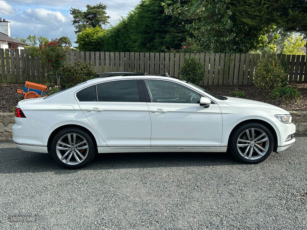 Volkswagen Passat 2.0 Tdi Gt Panoramic Roof White #2