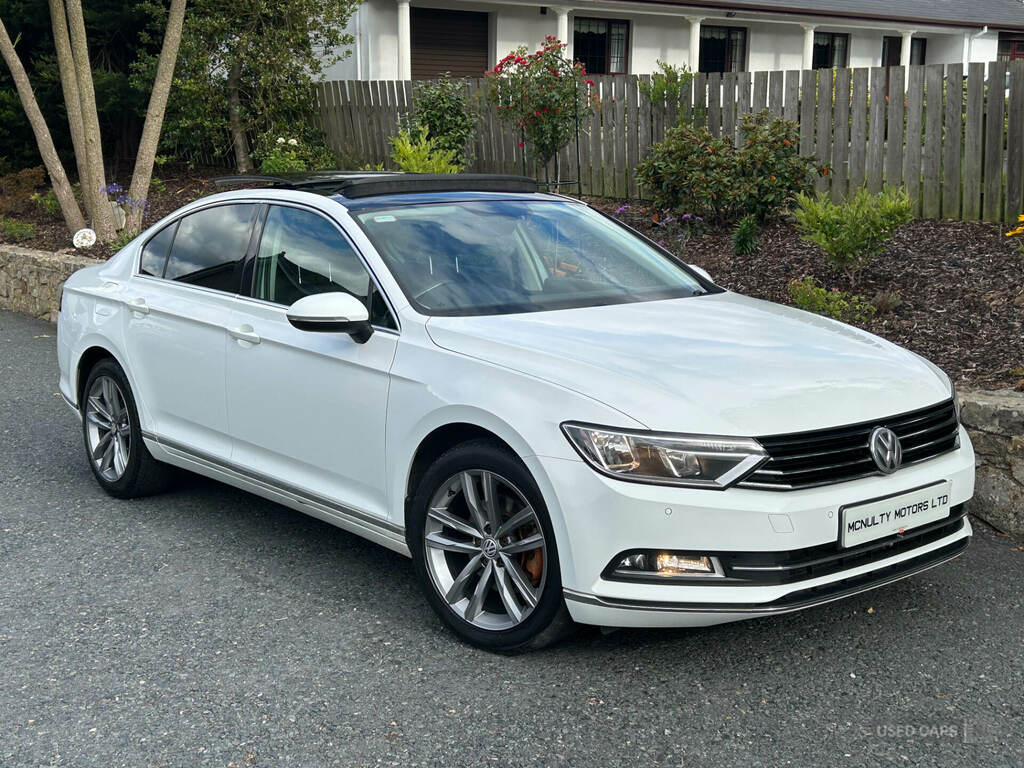 Volkswagen Passat 2.0 Tdi Gt Panoramic Roof White