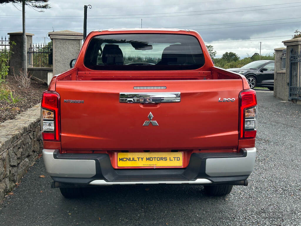 Mitsubishi L200 Double Cab Di-d 150 Barbarian 4Wd Orange #4