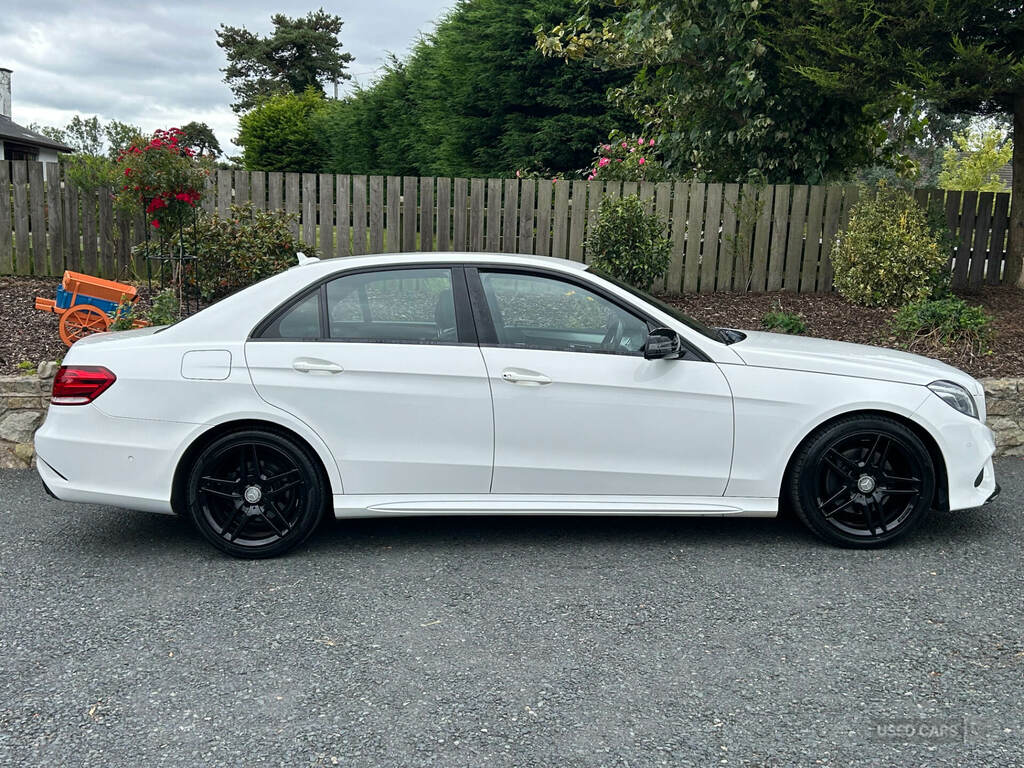 Mercedes-Benz E Class E220 Bluetec Amg Night Edition 7G-tronic M31LMY White #2