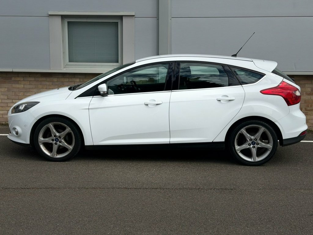 Ford Focus 1.6L Titanium Navigator MV64RRU White #3