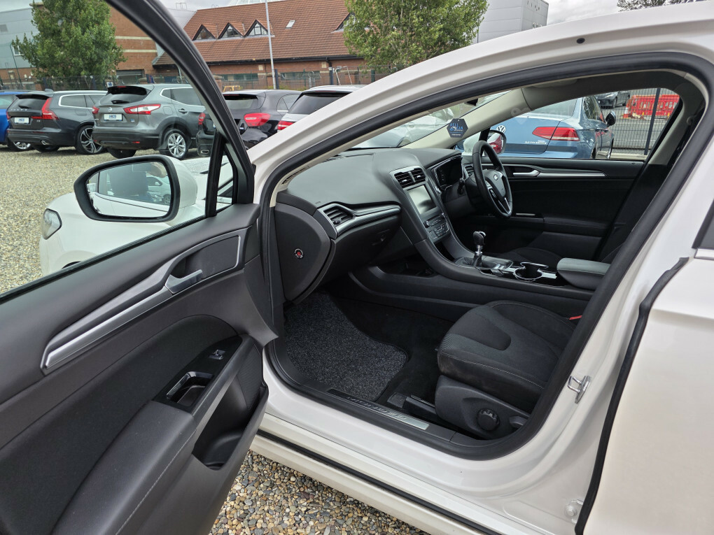 Ford Mondeo Titanium Tdci White #5