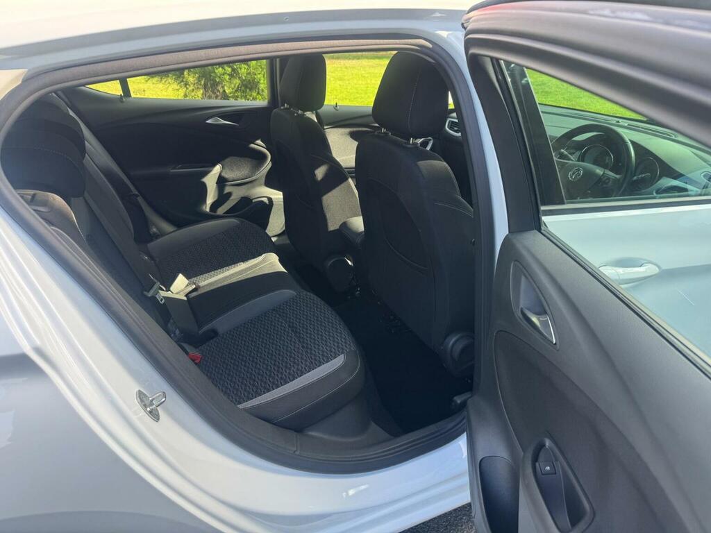 Vauxhall Astra 1.5 Turbo D Business Edition Nav Euro 6 Ss  #16