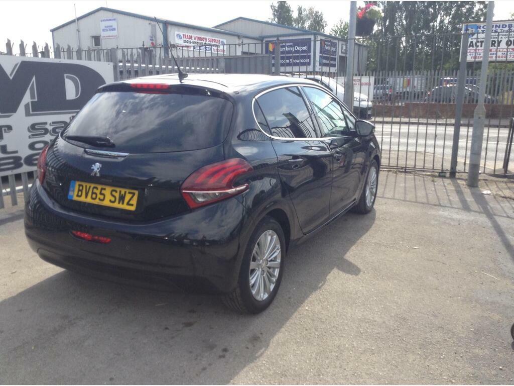 Peugeot 208 1.2 Puretech Allure Euro 6 Black #5