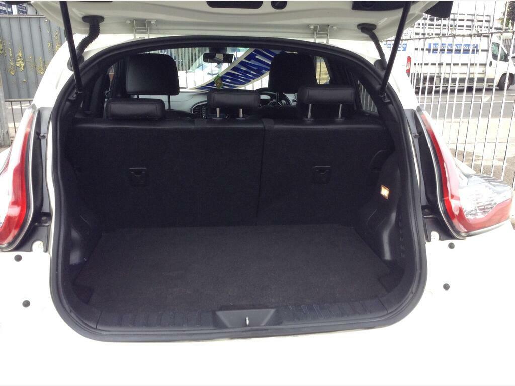 Nissan Juke 1.6 Dig-t Nismo Rs Suv Euro 6 2 White #10