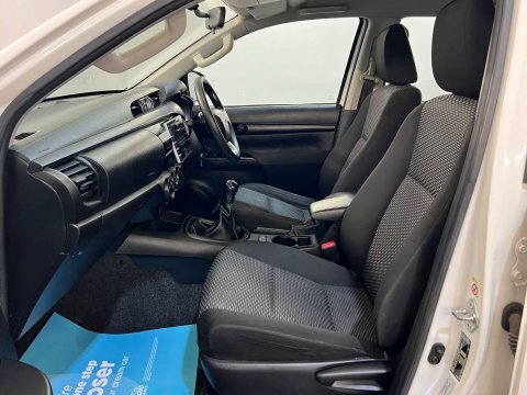 Toyota HILUX Invincible Dcab Pick Up 2.4 D-4d Grey #20