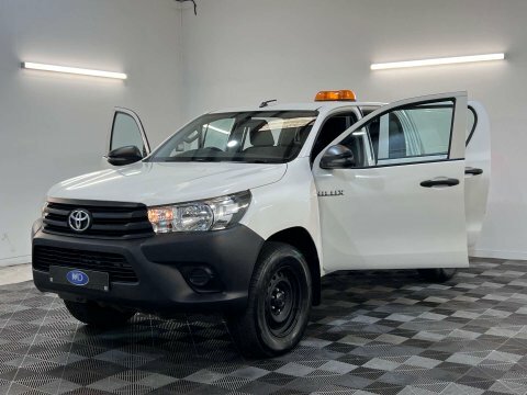 Toyota HILUX Invincible Dcab Pick Up 2.4 D-4d Grey #41