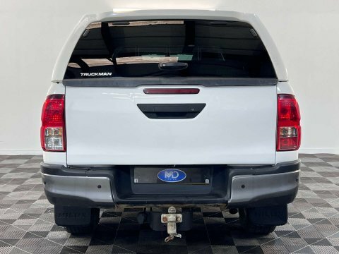 Toyota HILUX 2.4 Hi-luxury Active White #4