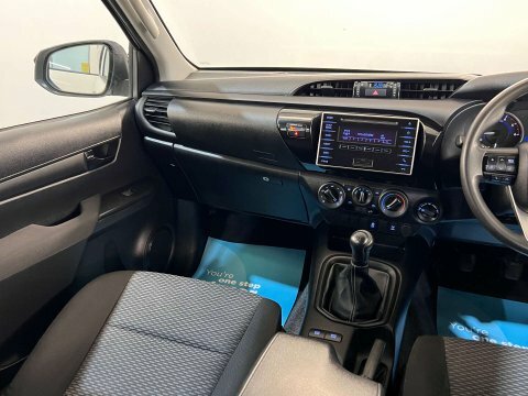 Toyota HILUX Invincible Dcab Pick Up 2.4 D-4d Grey #25