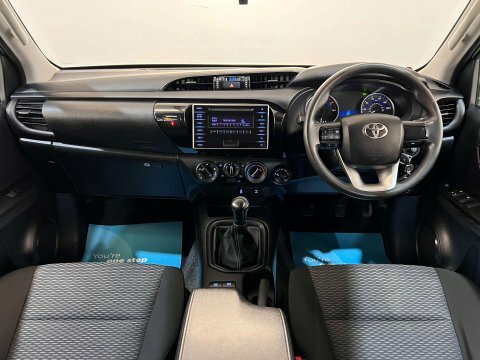 Toyota HILUX Invincible Dcab Pick Up 2.4 D-4d Grey #22