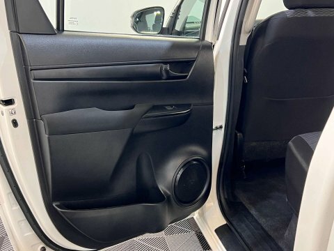 Toyota HILUX Invincible Dcab Pick Up 2.4 D-4d Grey #48