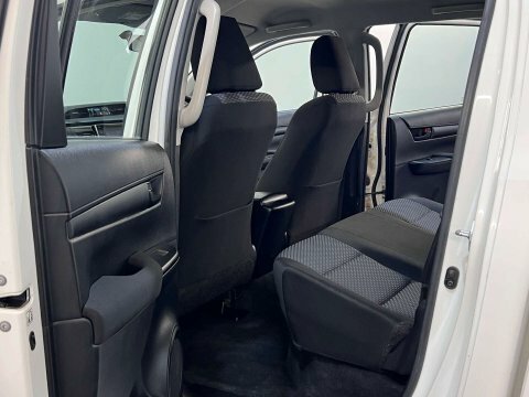 Toyota HILUX Invincible Dcab Pick Up 2.4 D-4d Grey #15