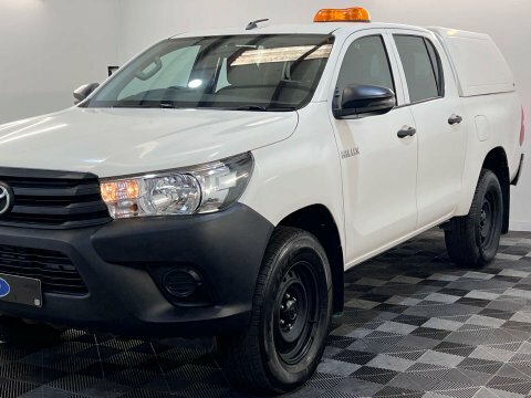 Toyota HILUX Invincible Dcab Pick Up 2.4 D-4d Grey #50