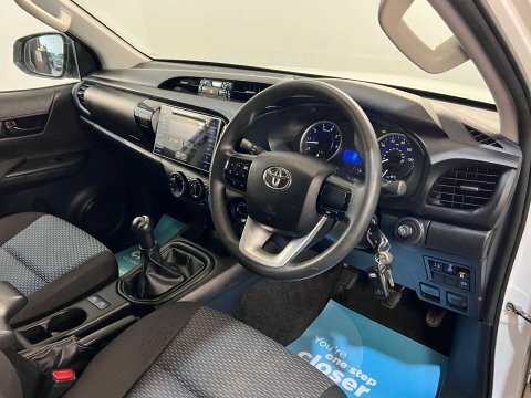 Toyota HILUX Invincible Dcab Pick Up 2.4 D-4d Grey #9