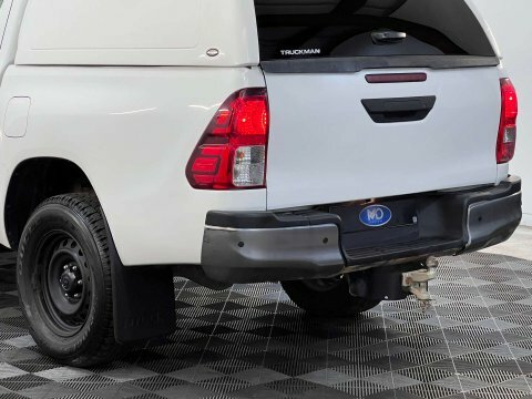 Toyota HILUX Invincible Dcab Pick Up 2.4 D-4d Grey #55