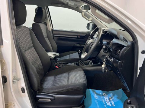Toyota HILUX Invincible Dcab Pick Up 2.4 D-4d Grey #10