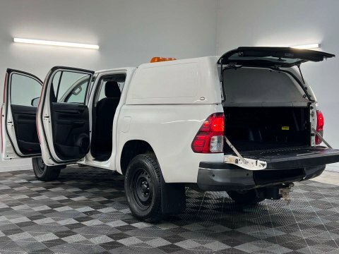 Toyota HILUX Invincible Dcab Pick Up 2.4 D-4d Grey #42