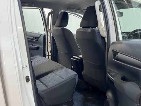 Toyota HILUX Invincible Dcab Pick Up 2.4 D-4d Grey #12