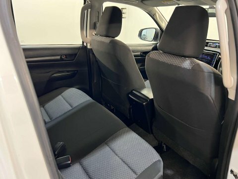 Toyota HILUX Invincible Dcab Pick Up 2.4 D-4d Grey #13