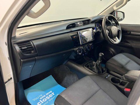 Toyota HILUX Invincible Dcab Pick Up 2.4 D-4d Grey #19