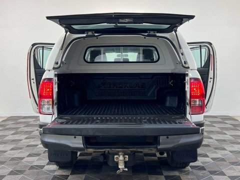 Toyota HILUX Invincible Dcab Pick Up 2.4 D-4d Grey #43