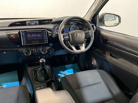 Toyota HILUX Invincible Dcab Pick Up 2.4 D-4d Grey #23