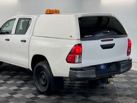 Toyota HILUX Invincible Dcab Pick Up 2.4 D-4d Grey #54
