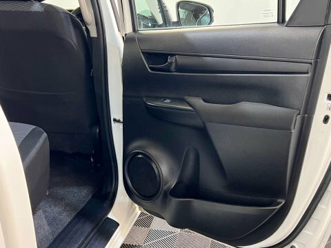 Toyota HILUX Invincible Dcab Pick Up 2.4 D-4d Grey #47