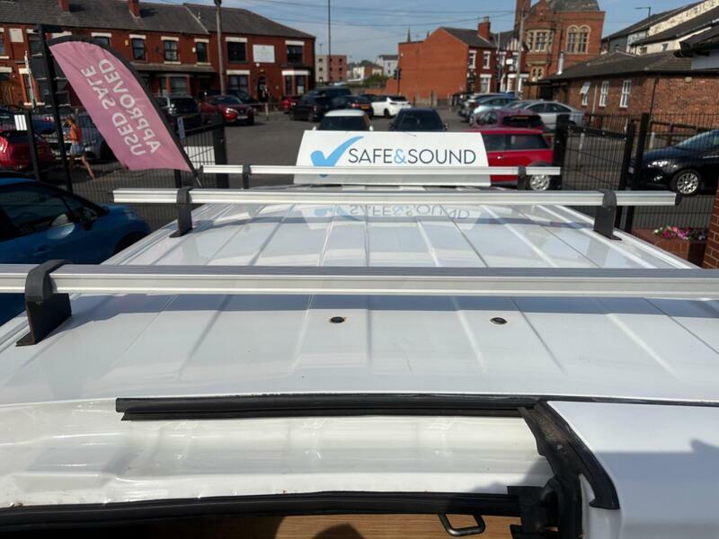 Nissan NV200 Diesel White #18