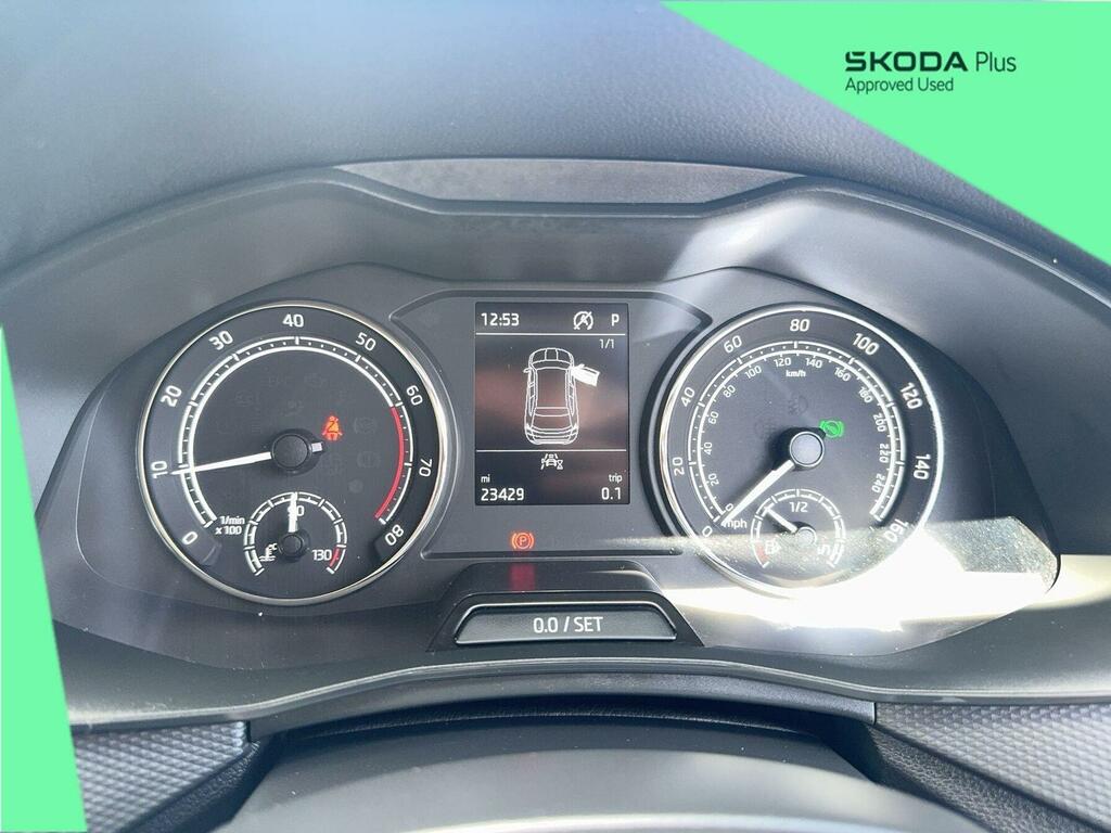 Skoda Kamiq Se Drive Silver #18