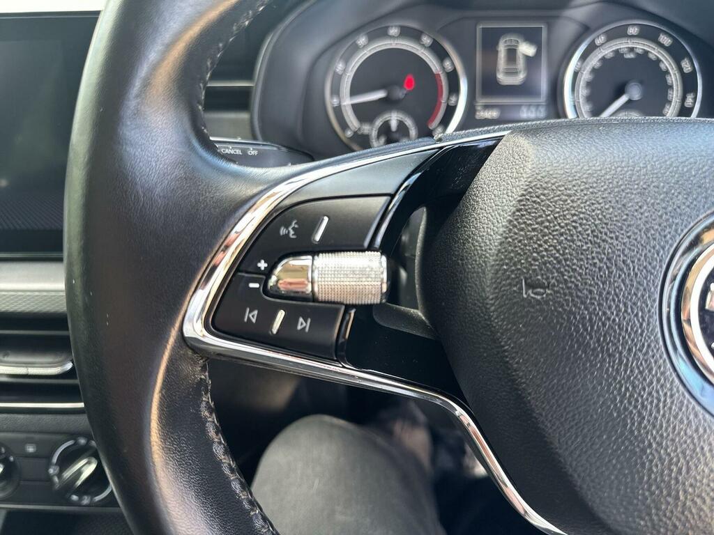 Skoda Kamiq Se Drive Silver #12