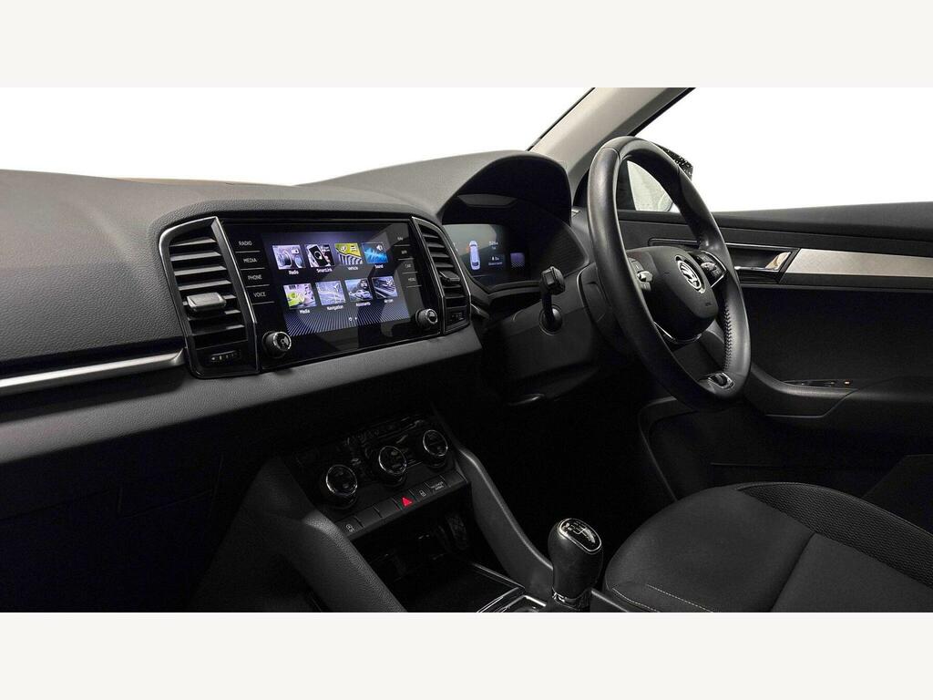 Skoda Karoq 1.5 Tsi Act Se Drive Euro 6 S S Black #4