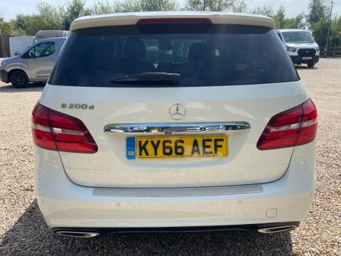 Mercedes-Benz B Class 2.1 B200d Amg White #4