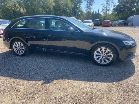 Audi A4 2.0 Tdi Ultra Black #2