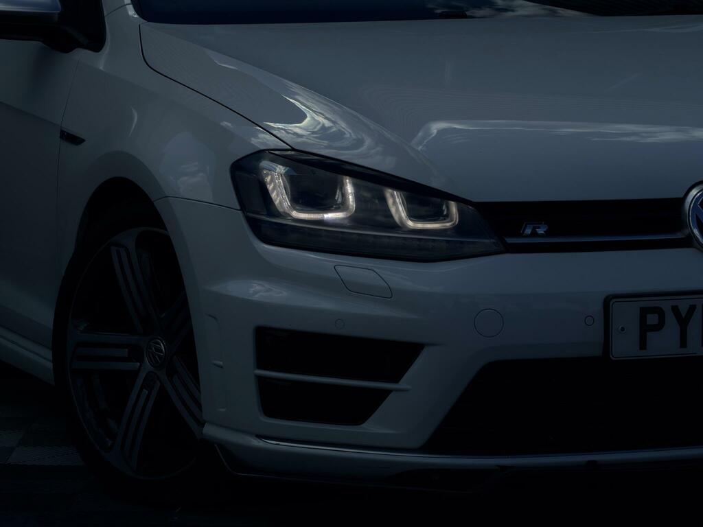 Volkswagen Golf R White #4