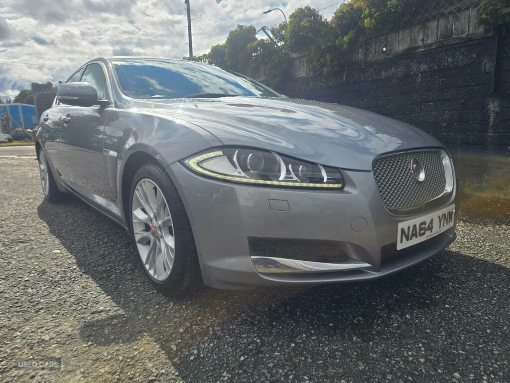 Jaguar XF 2.2D 200 Luxury Grey