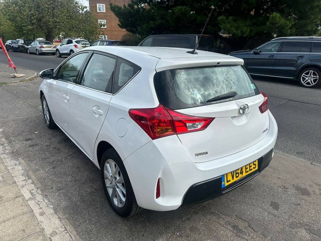 Toyota Auris Hatchback 1.6 V-matic Icon Euro 5 201464 LV64EES White #6