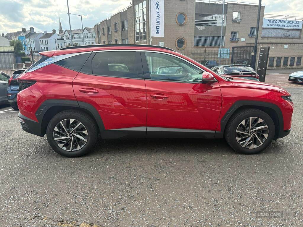 Hyundai Tucson 1.6 Tgdi Premium 2Wd Red #2