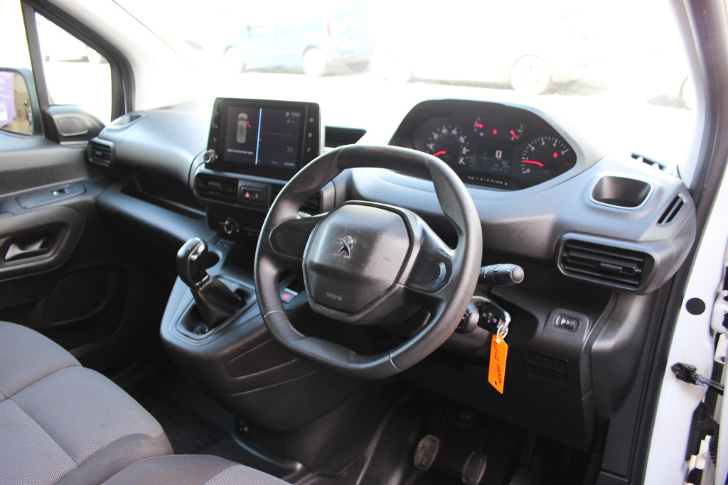 Peugeot Partner 1.2 Puretech Professional L1 109 Bhp White #13