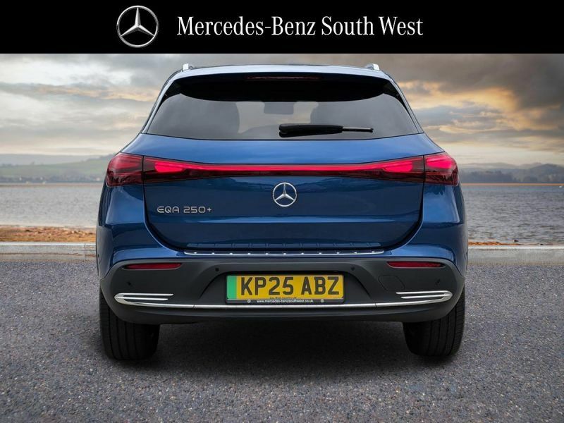 Mercedes-Benz EQA Eqa 250 140Kw Amg Line Executive 70.5Kwh Black #12