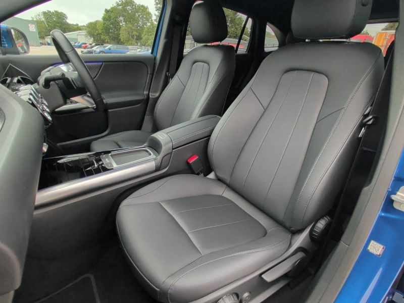 Mercedes-Benz EQA Eqa 250 140Kw Amg Line Executive 70.5Kwh Black #37