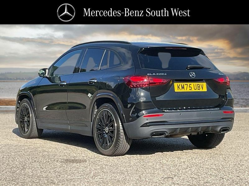 Mercedes-Benz GLA Class Hatchback Black #2