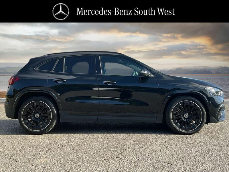 Mercedes-Benz GLA Class Hatchback Black #3