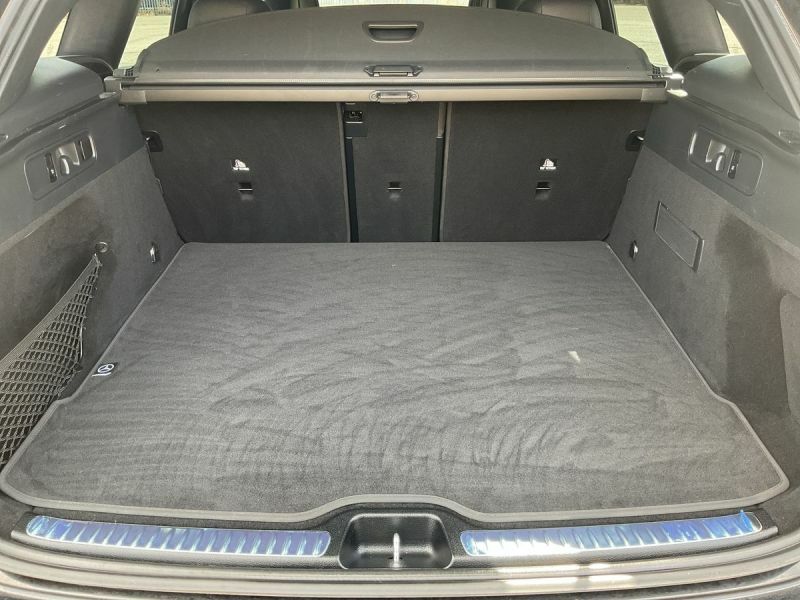 Mercedes-Benz GLC Class 300 4Matic Amg Line Premium Plus 9G-tronic Black #14