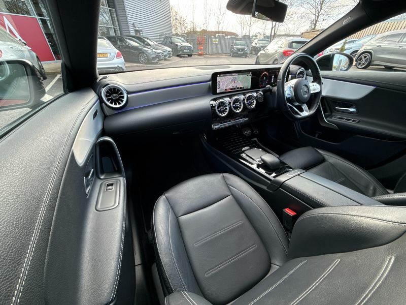 Mercedes-Benz CLA Class Saloon 1.3 Cla180 Amg Line Premium Coupe 7G-dct White #9